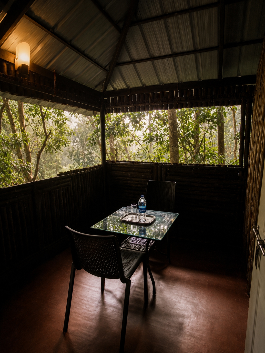 Sparrow Hut, veranda